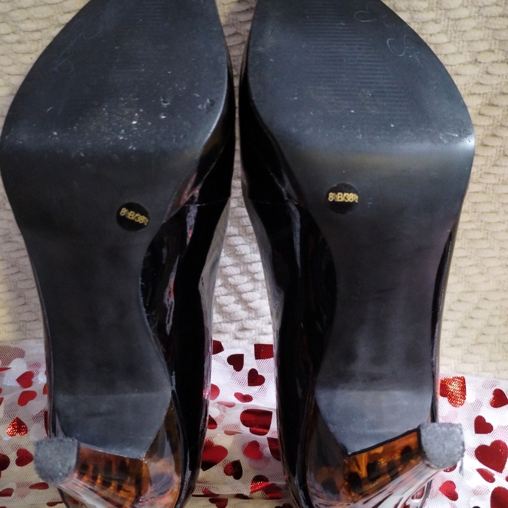Shoes - Picture 4 of 10